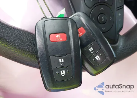 2022 Toyota Rav4 Xle z USA, uszkodzony, nr VIN 2T3P1RFV6NC268137